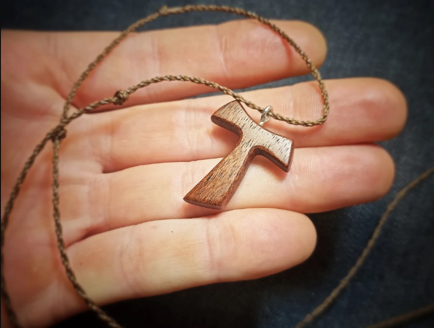 TAU Franciscano católico, saiba o que é, para que serve, o que significa para os jovens católicos