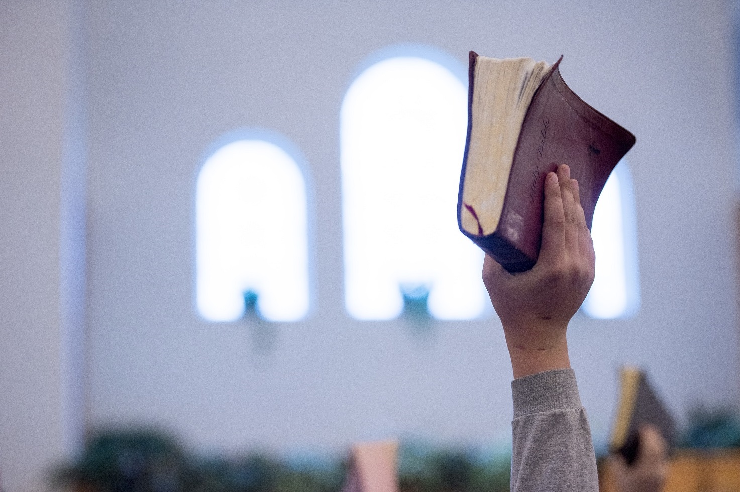 Entenda o que é o Cristianismo sem cruz, por que atrai tantos fiéis hoje e como viver a fé autêntica segundo o Evangelho de Cristo.