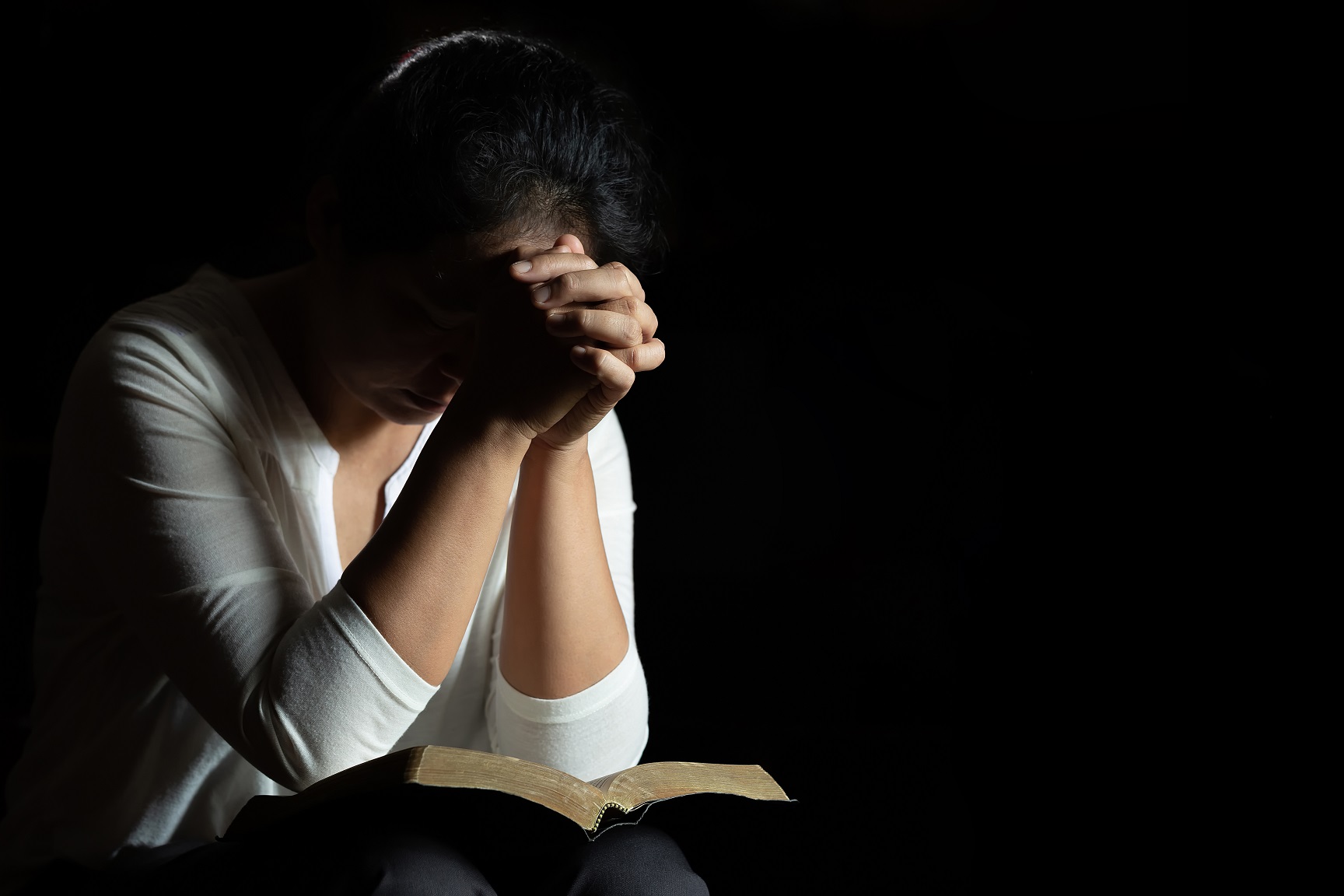 O oração para acalmar a alma: Descubra orações poderosas para acalmar a alma com base na Bíblia, santos e ensinamentos da Igreja Católica.