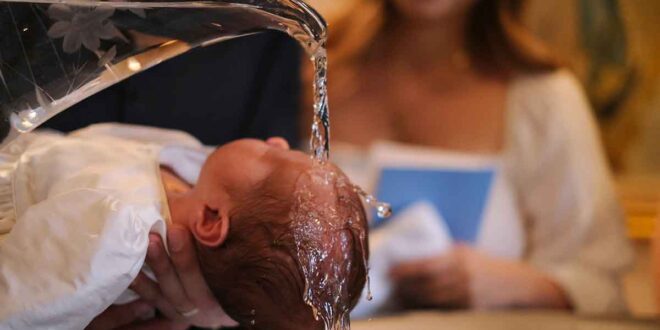 Poder da água benta da igreja católica