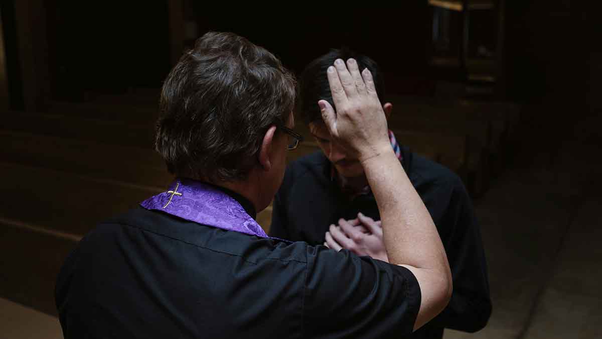 Confissão, saiba como e o que confessar ao padre da igreja