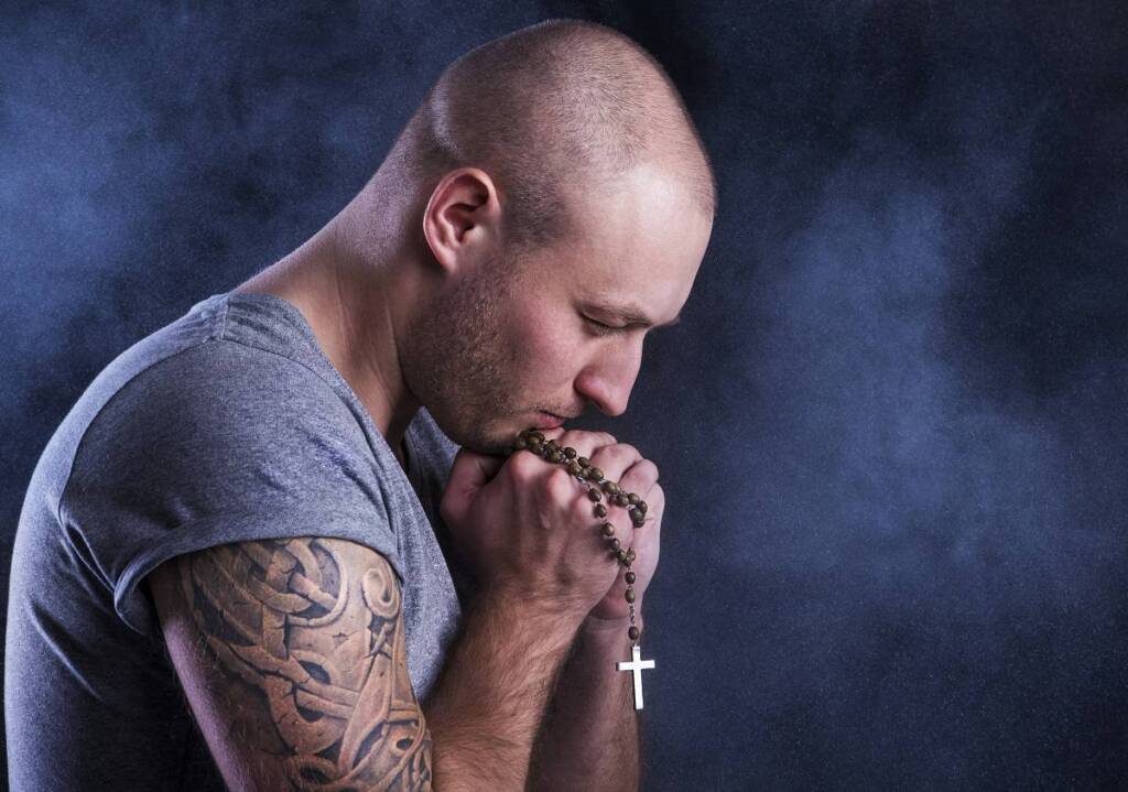 Fazer Tatuagem é pecado para jovens da igreja católica