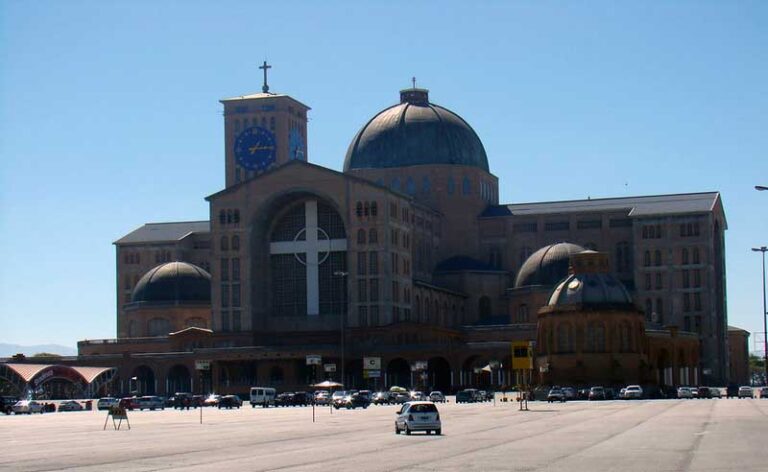 Santuário de Aparecida do Norte, saiba onde fica e como doar