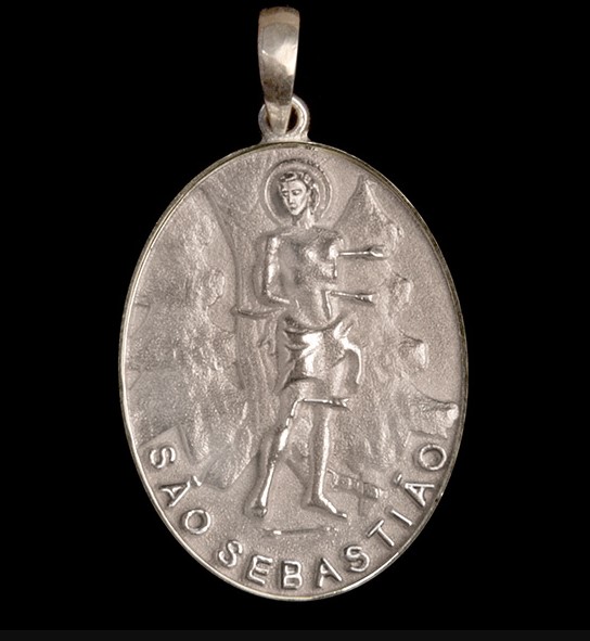 Medalha de São Sebastião feita de prata
