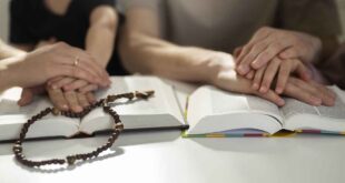 10 dicas importantes de como fazer o estudo bíblico católico para crescimento espiritual como jovem católico