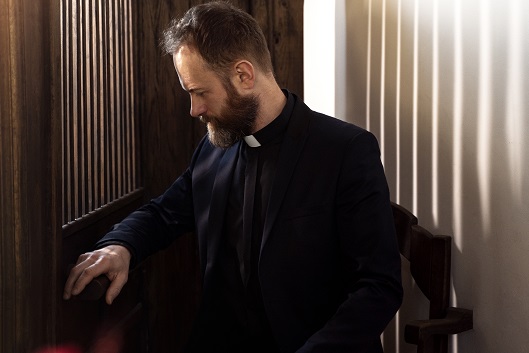 O Celibato o que é segundo a igreja católica e seu catecismo O celibato segundo a Bíblia, o Catecismo e a Igreja. Significado, quem vive, fundamento espiritual e se essa prática poderá acabar algum dia.