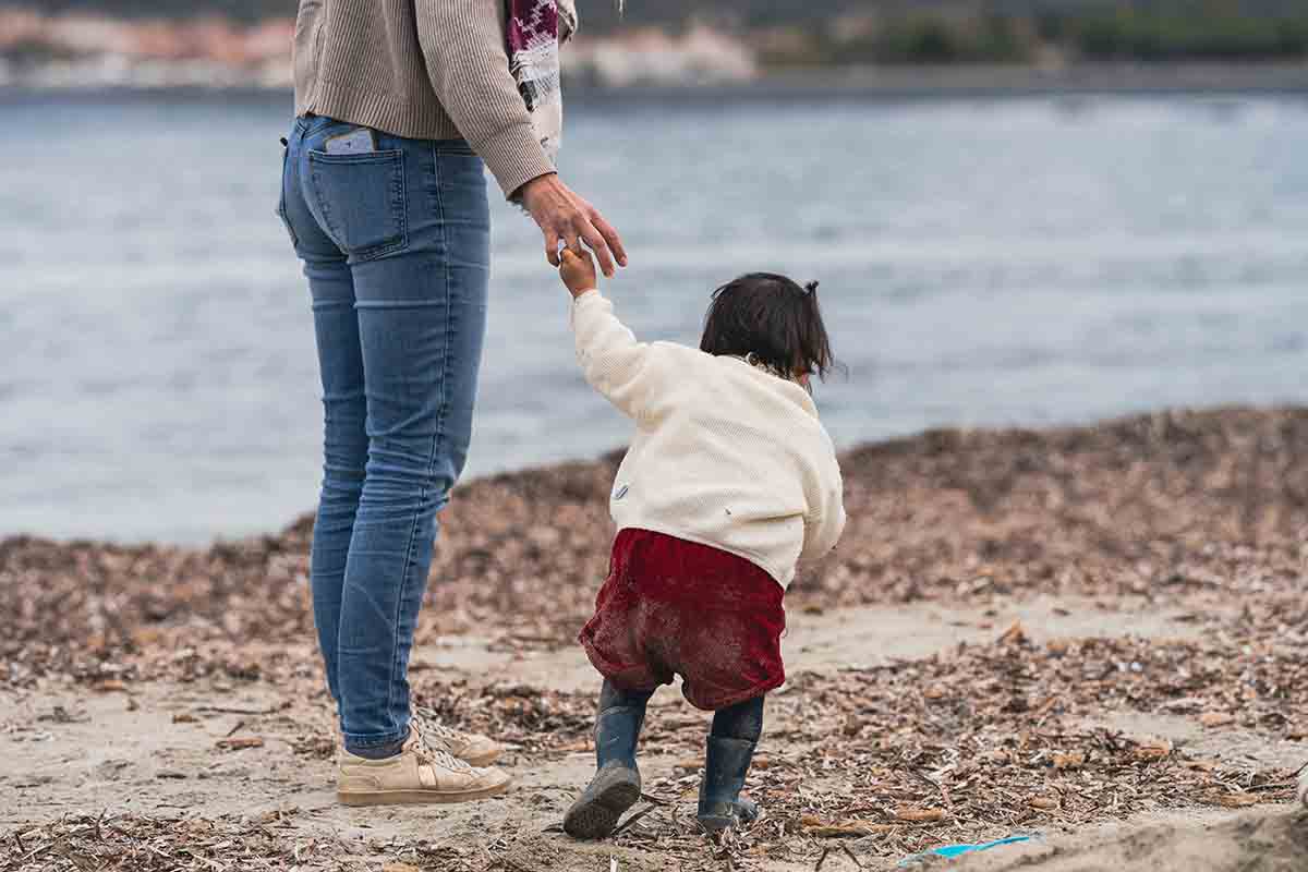 Pode ou não a adoção de crianças por solteiros da igreja católica