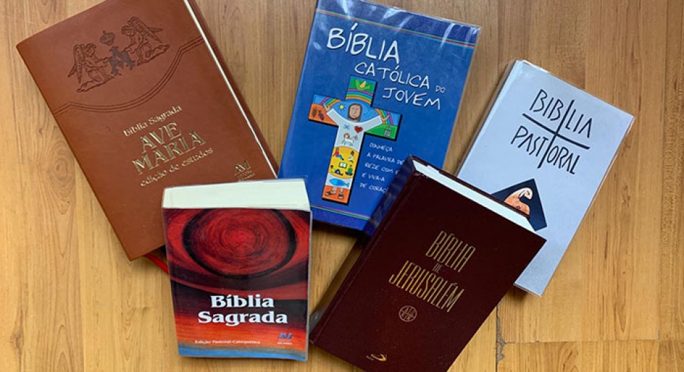 Bíblia de Estudos para jovens católicos