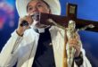 Conheça a história completa do Padre Alessandro Campos: o padre sertanejo que canta, evangeliza e arrasta multidões.