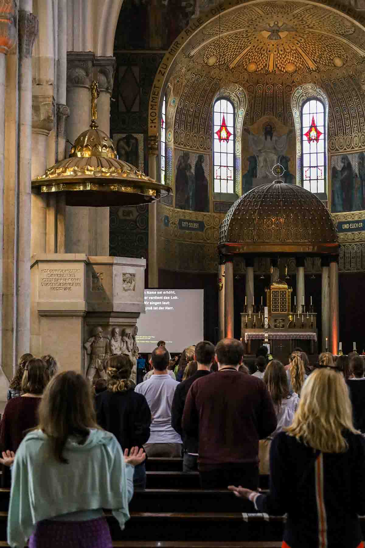 7 Estratégias Eficazes para a Formação de Liderança Católica dentro da Igreja e qual a importância disso para o futuro da igreja