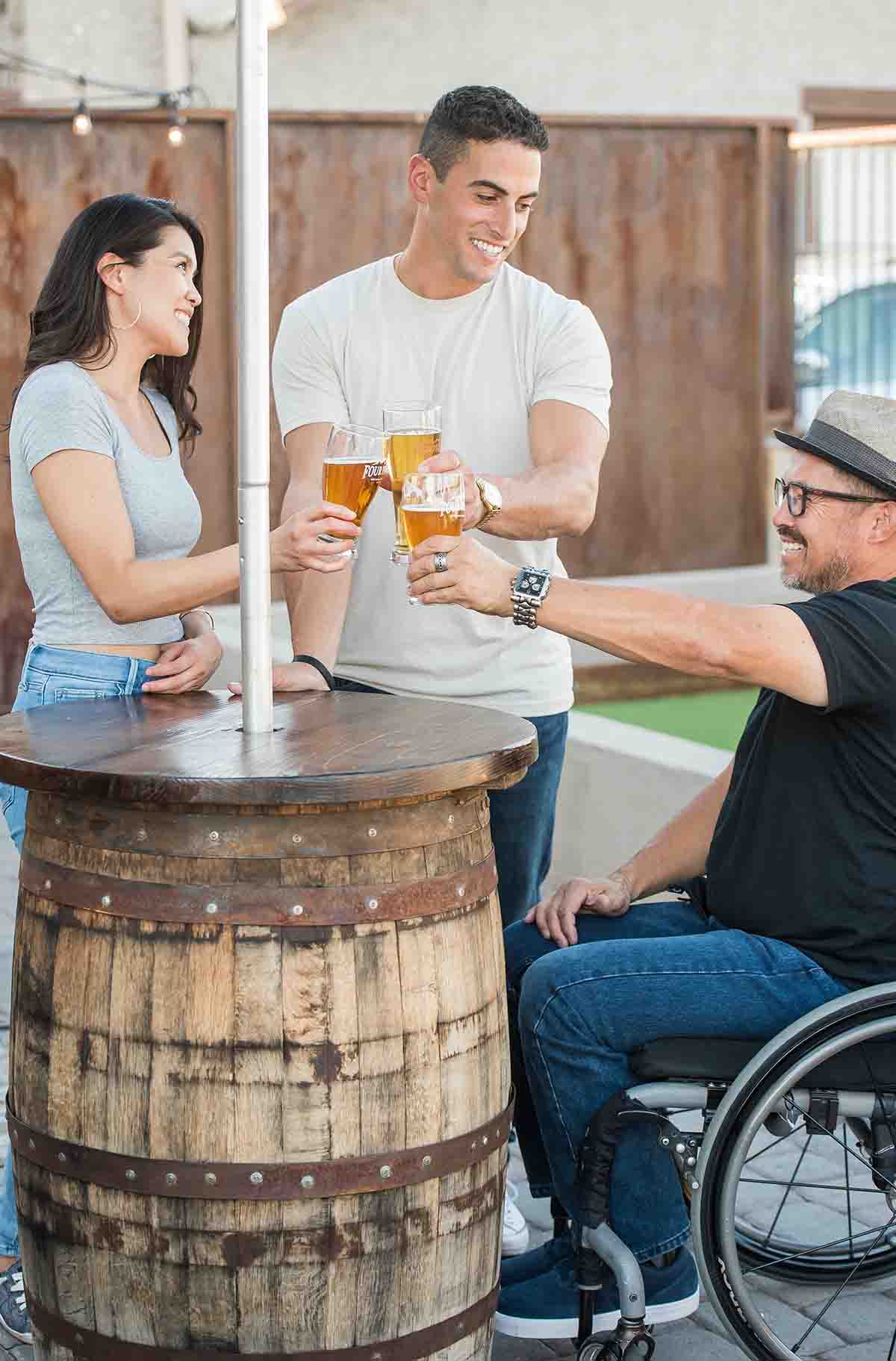 Católico pode beber cerveja, é pecado, qual a relação da igreja católica com essa bebida.