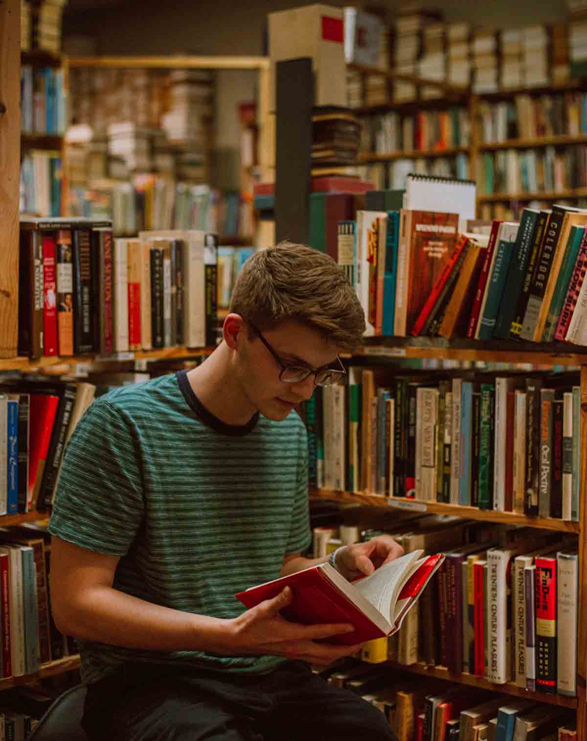 Livro Imitação de Cristo de Tomás Kempis é o mais lido depois da bíblia, quais ensinamentos ele passa para os católicos