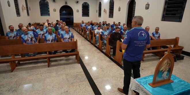 Programa da TV Aparecida, Arquivo A, fala sobre o poderoso Terço dos Homens e sua missão dentro e fora da igreja.