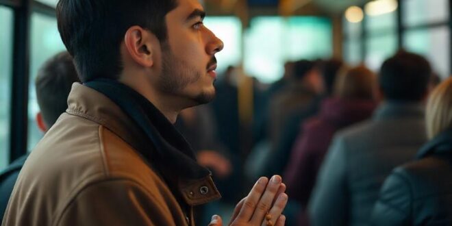 Saiba o que é o Santo Terço de Mão, como surgiu, para que serve, porque Ele facilita rezar o Santo Terço em qualquer lugar.