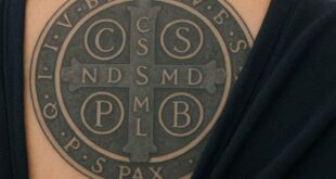 Tatuagem da Medalha de São Bento: Por Que Está Se Popularizando Tanto Entre os Jovens Católicos Fazer esse Sacramental