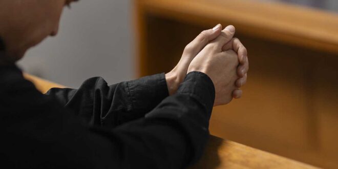 Oração dos Trabalhadores a São José: Guia Espiritual para Jovens Católicos que Buscam Sentido no Trabalho Do Dia a Dia.