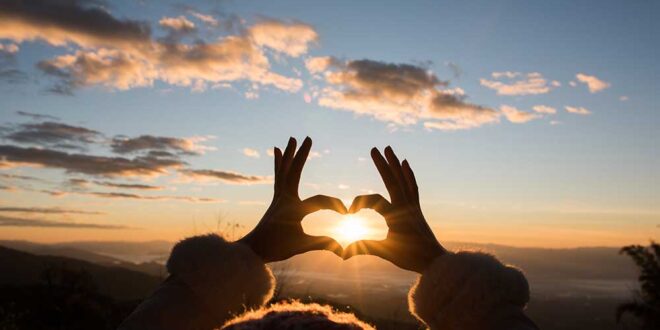 Descubra o significado de “Gratidão é a memória do coração” na visão católica, com base na Bíblia, Catecismo e Psicologia.