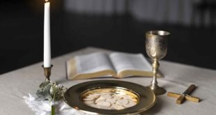 Posso comungar quando se chega atrasado na Santa Missa? Entenda o que ensina a Bíblia e o Catecismo da Igreja Católica.