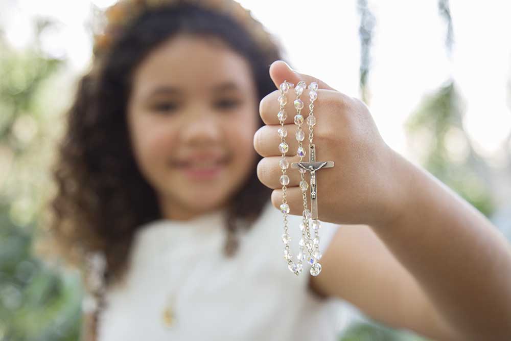 Aprenda a rezar a Novena de Santa Teresinha do Menino Jesus com orações completas para cada dia e descubra seus benefícios espirituais.