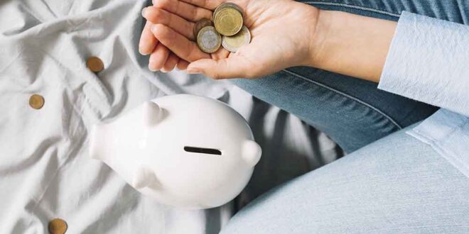 Como viver a vida com equilíbrio financeiro sendo jovem católico? Aprenda a guardar dinheiro sem deixar de aproveitar sendo jovem católico.