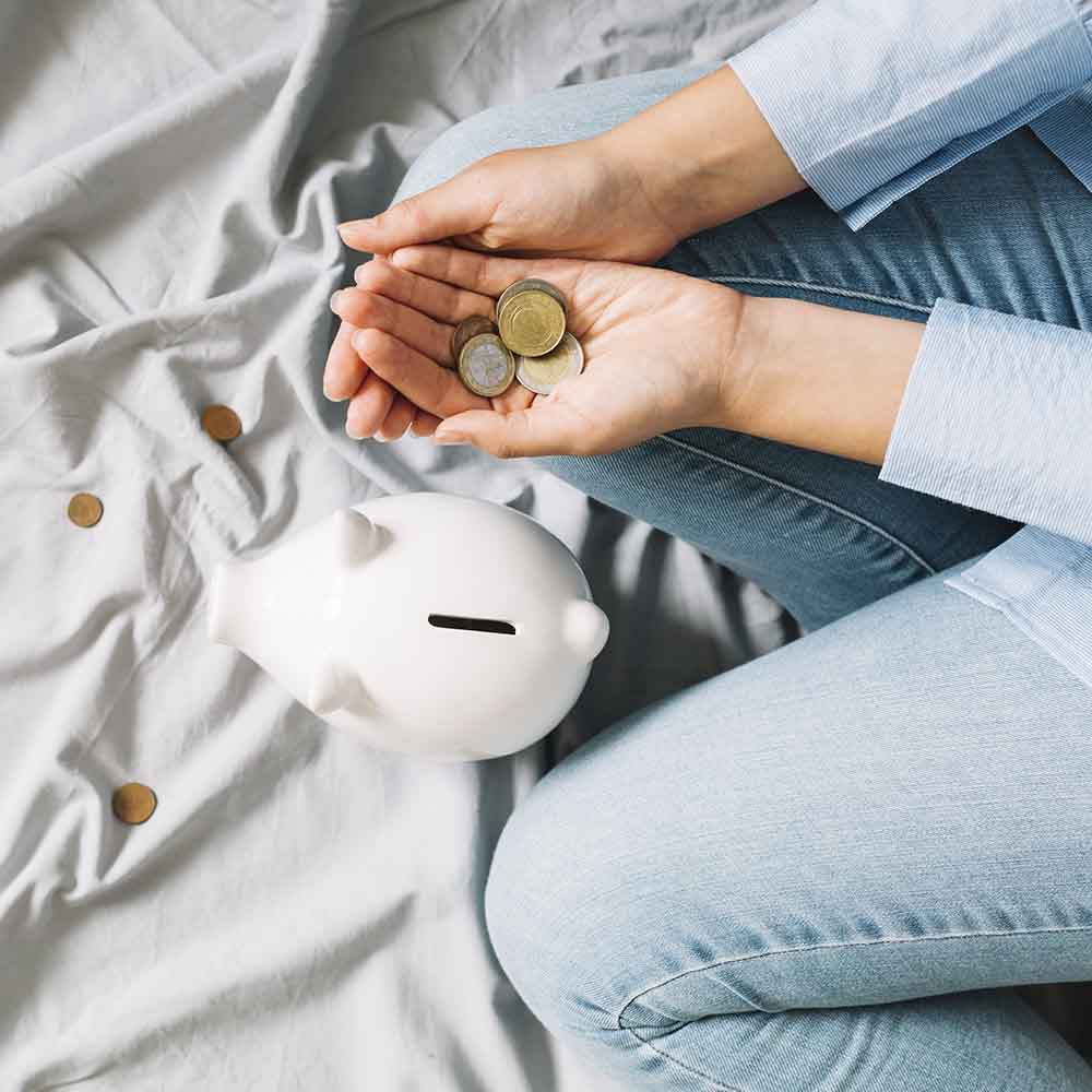 Como Viver a Vida: Equilíbrio dos Jovens Católicos entre Guardar e Gastar Dinheiro Como viver a vida com equilíbrio financeiro sendo jovem católico? Aprenda a guardar dinheiro sem deixar de aproveitar sendo jovem católico.