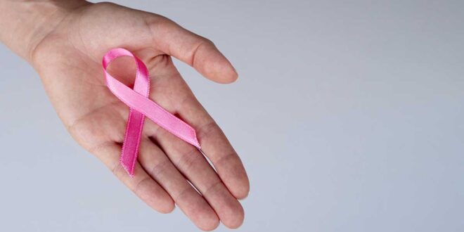 Saiba o significado do Outubro Rosa 2025 no catolicismo e como a Igreja pode apoiar fiéis na prevenção e no cuidado contra o câncer de mama.