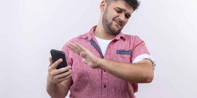 Descubra o que é o detox digital, por que tantos jovens católicos estão aderindo e como essa pausa das telas pode transformar sua fé.