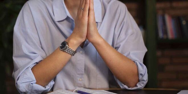 Oração antes da prova católicas mais fortes para passar. Encontre calma, fé e sabedoria com São José de Cupertino e Santo Tomás de Aquino.