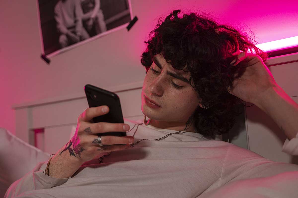 Saiba Como Vencer o Vício da Pornografia a luz da igreja católica Descubra como vencer o vício da pornografia com os ensinamentos da Igreja Católica, a força dos sacramentos e o poder da oração.