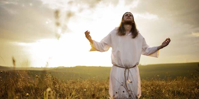 Descubra o que a Bíblia e o Catecismo ensinam sobre os planos de Deus e como confiar na vontade divina mesmo quando não entendemos o caminho.