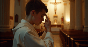 Entenda o significado do Sinal da Cruz antes do Evangelho, por que a Igreja ensina esse gesto e como fazê-lo corretamente.