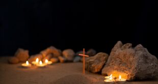 Entenda se católicos podem ser cremados, o que diz o Catecismo, a Bíblia sobre cremação, e por que as cinzas sejam sepultadas.