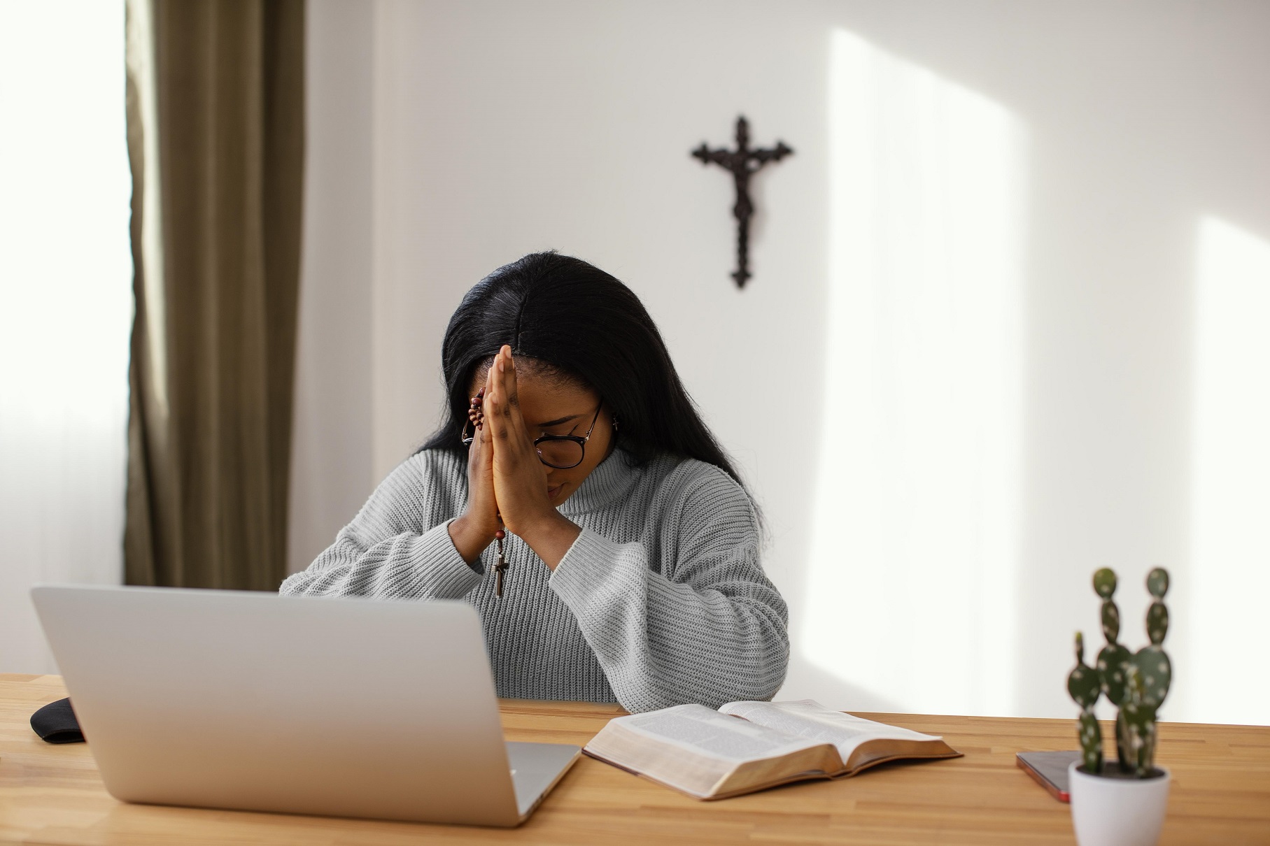 Rosário às 4h da manhã: disciplina e combate espiritual