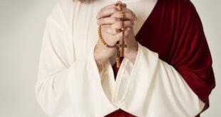 Terço da Sagrada Face de Jesus — por que essa devoção pode transformar completamente sua vida espiritual