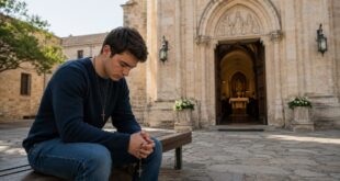 Jovem católico rezando para discernir um chamado de Deus